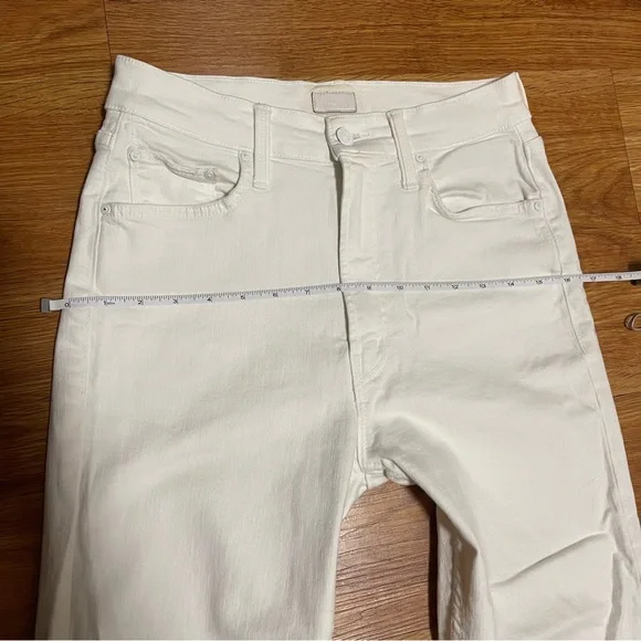 Mother High Waisted Rider Ankle Jeans in Fairest of Them All (White), Size 27 - Picture 4 of 13